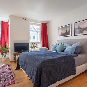 Apartamento Schoenes In Downtown Mitte Mit Balkon, Berlín